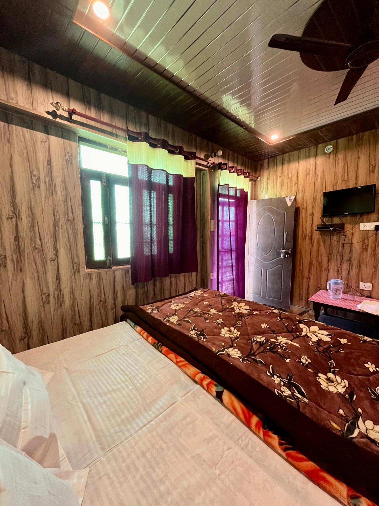 Astha Guest House Gopeshwar 外观 照片